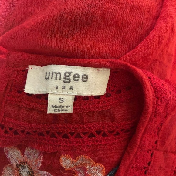 Red top with floral embroidery - Picture 2 of 3